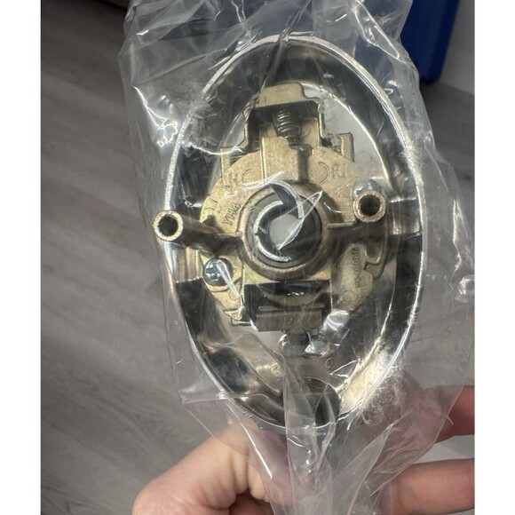 Kwikset Chelsea Single Cylinder Handleset Smartkey Polished Chrome Exterior ONLY - Picture 15 of 16